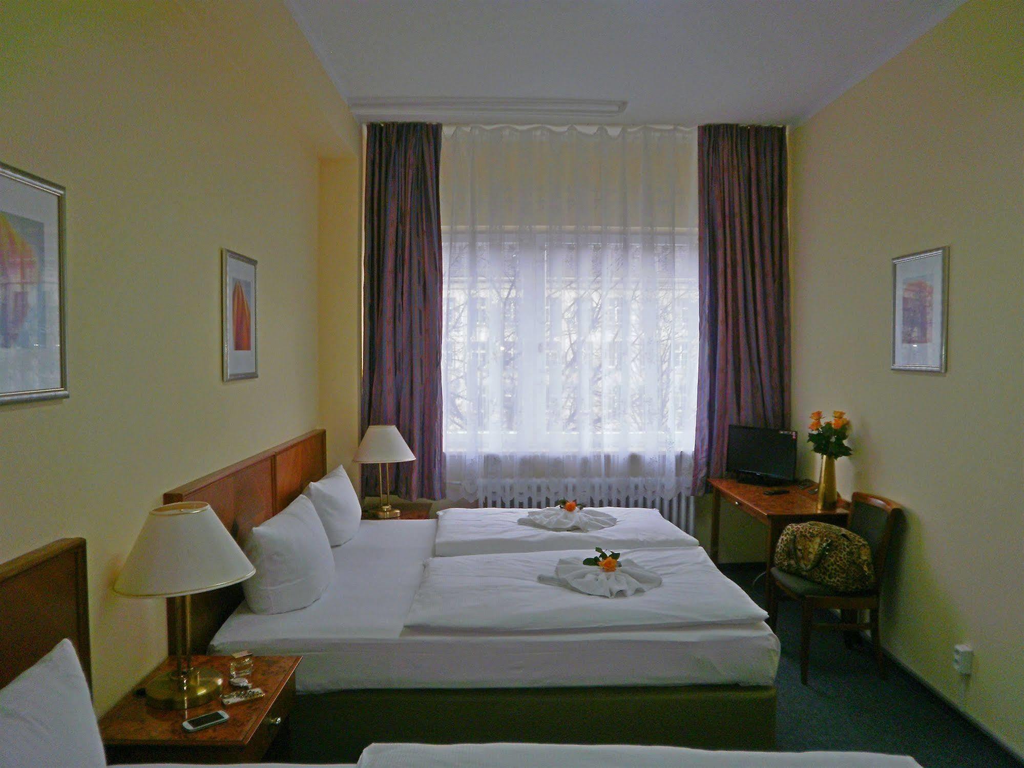 Hotel Amadeus 2*
